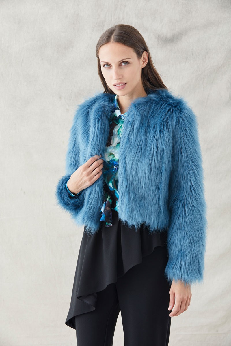 comprar online abrigos de invierno color azul piedra corto de pelo sintetico suave caliente invitadas eventos fiesta