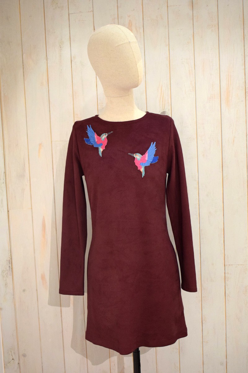 comprar online vestido corto burdeos de antelina de manga larga corte evase con bordados de pajaros para ocasiones especiales fiestas coctel de apparentia