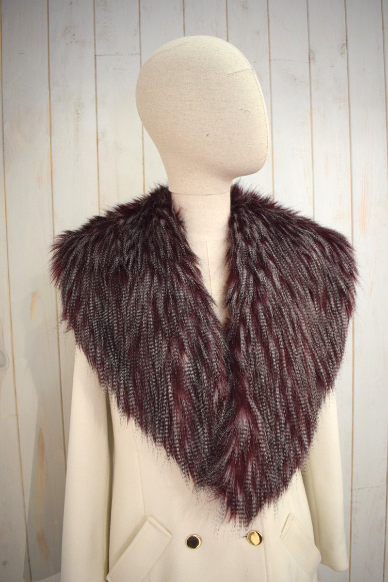 abrigo largo blanco pelo apparentia invitadas eventos