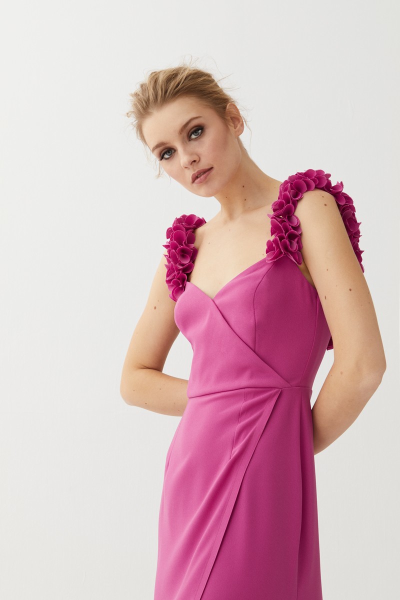 comprar online vestido midi cruzado con flores rosa fucsia de apparentia para invitadas bodas eventos comuniones