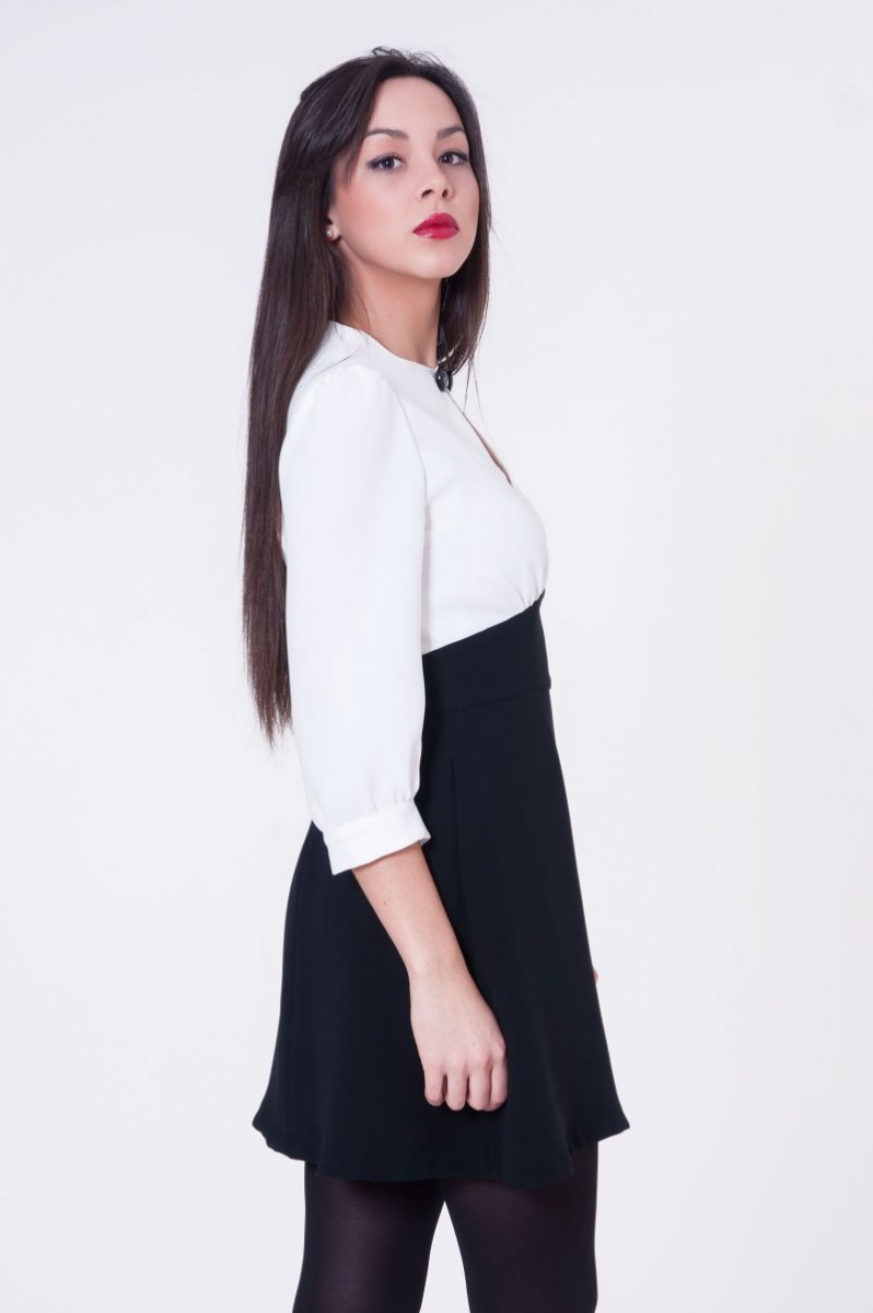 vestido de vuelo de manga larga blanco y negro de blancaspina