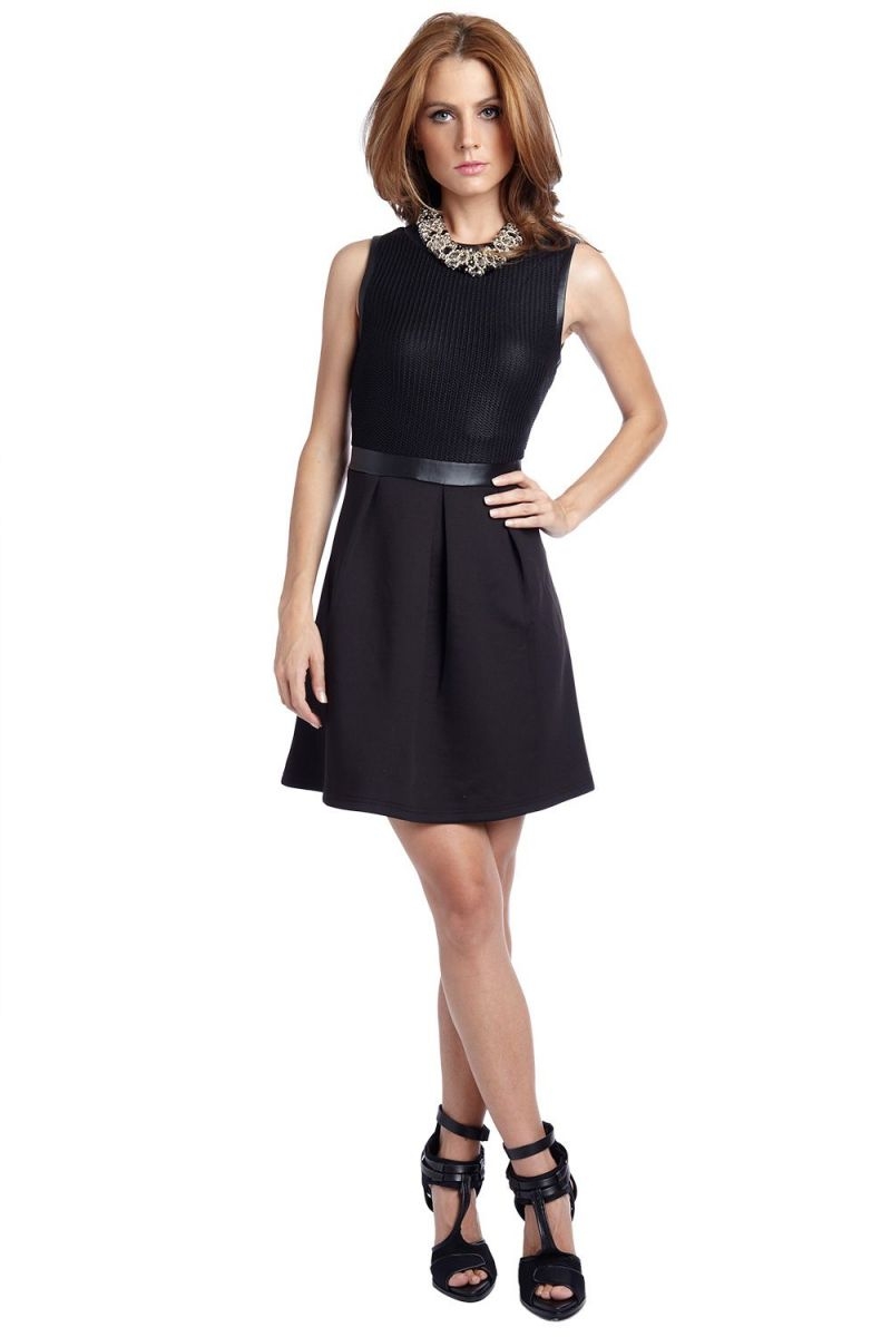 Vestido corto de fiesta adorno corpiño negro