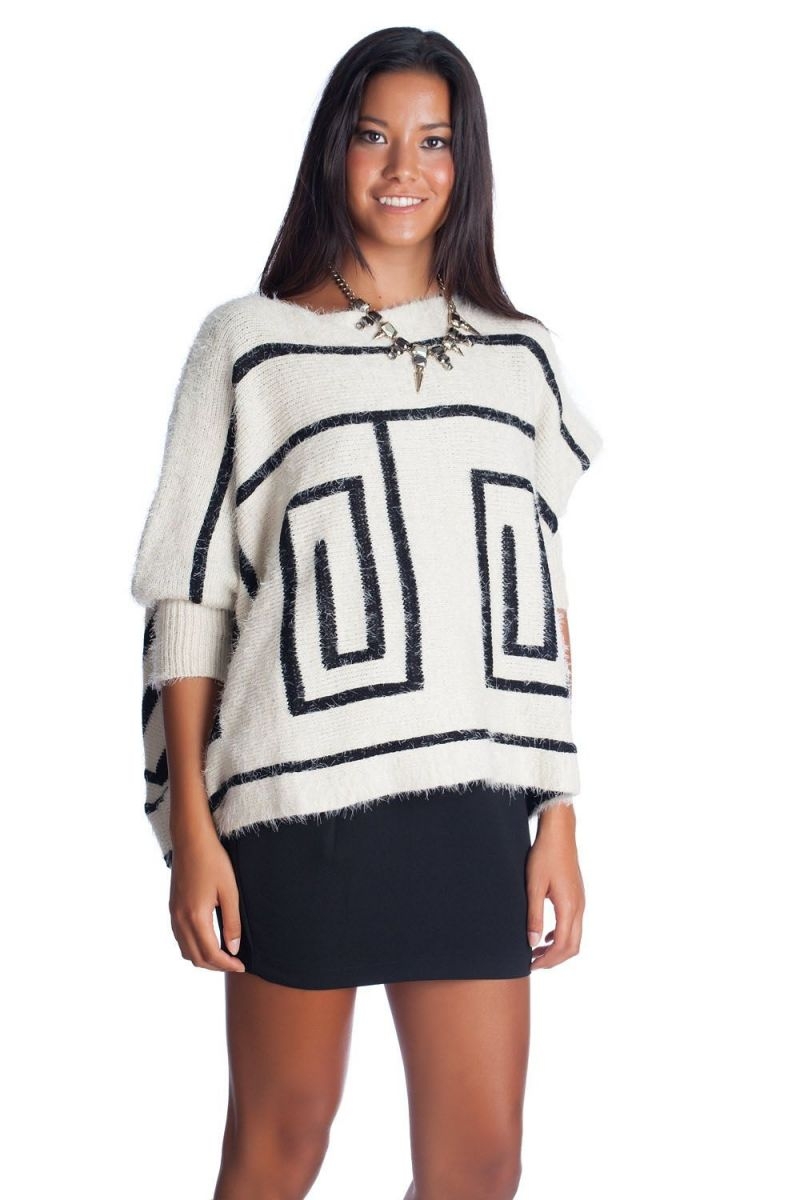 Sueter beige extragrande estampado geometrico