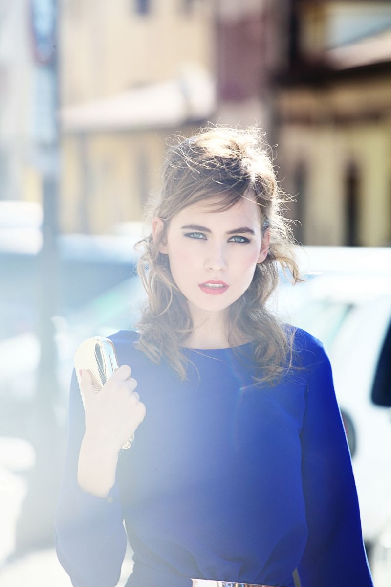 mono verde escote espalda cruzada para boda y nochevieja