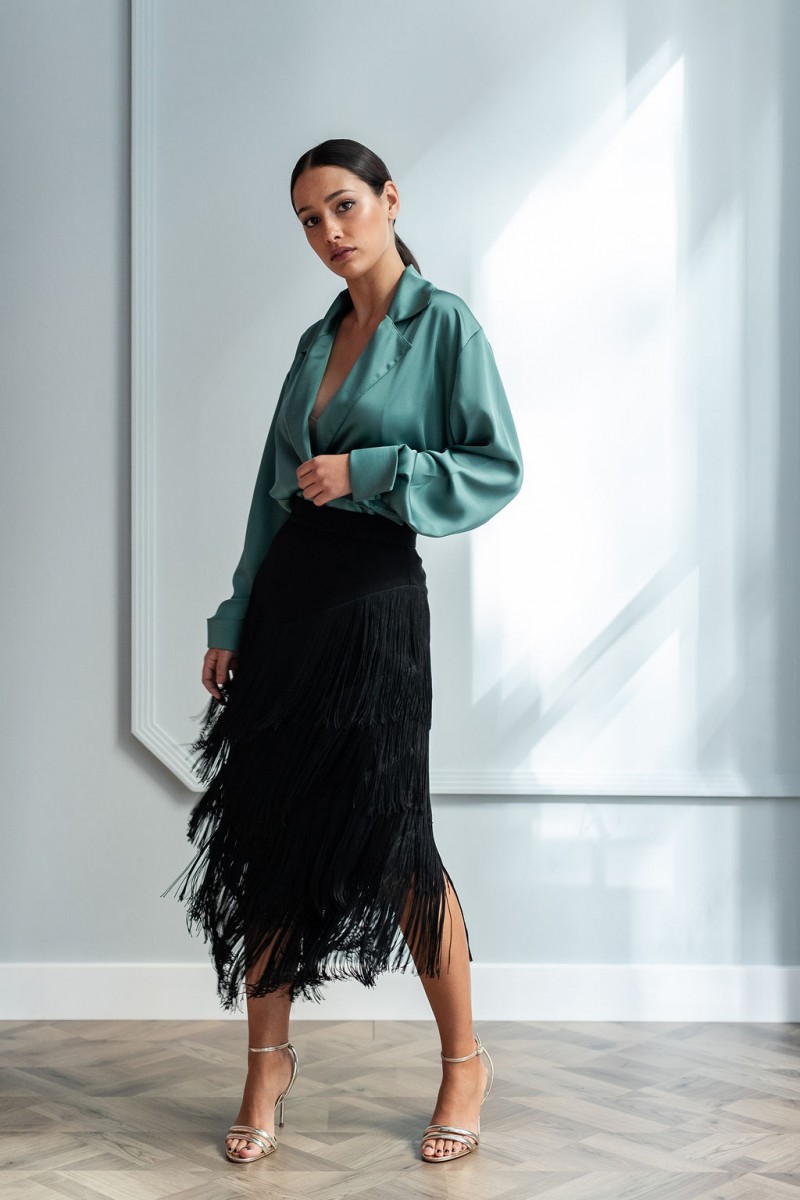 look para invitada camisa de saten de corte esmoquin negra para fiestas eventos bautizos comuniones nochevieja apparentia