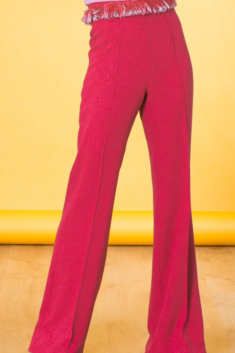 pantalon de traje rafia de color fresa con flecos y raya cosida para invitadas a boda, graduacion ropa de fiesta apparentia