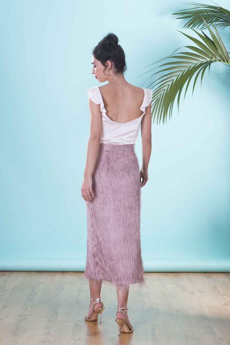 falda midi rosa palo con tejido de flecos con brillo y abertura para invitadas a boda, bautizo, comunion, coctel, evento de verano