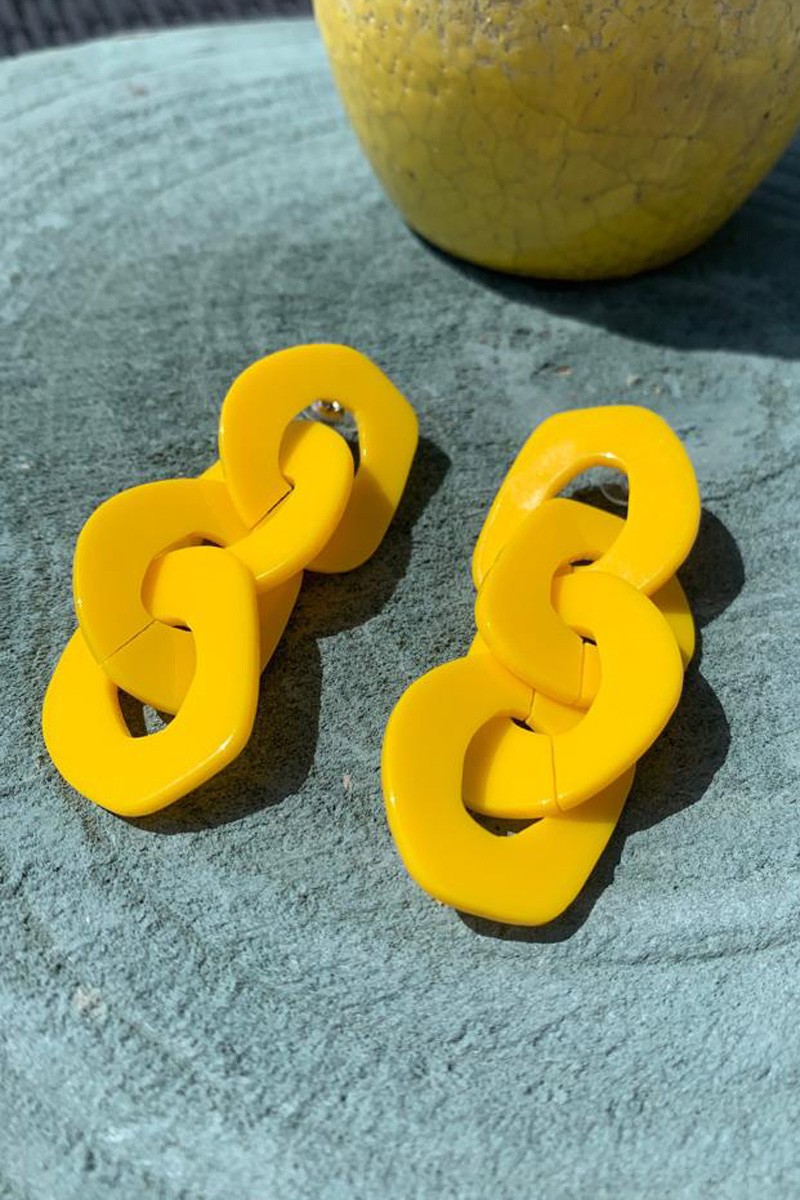 comprar online Maravillosos pendientes alargados con tres cadenas engarzadas color amarillo para invitadas eventos bodas graduaciones comuniones bautizos fiesta complemento ideal apparen