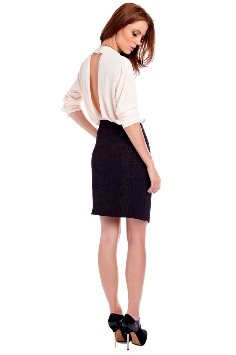 falda asimetrica negra de q2