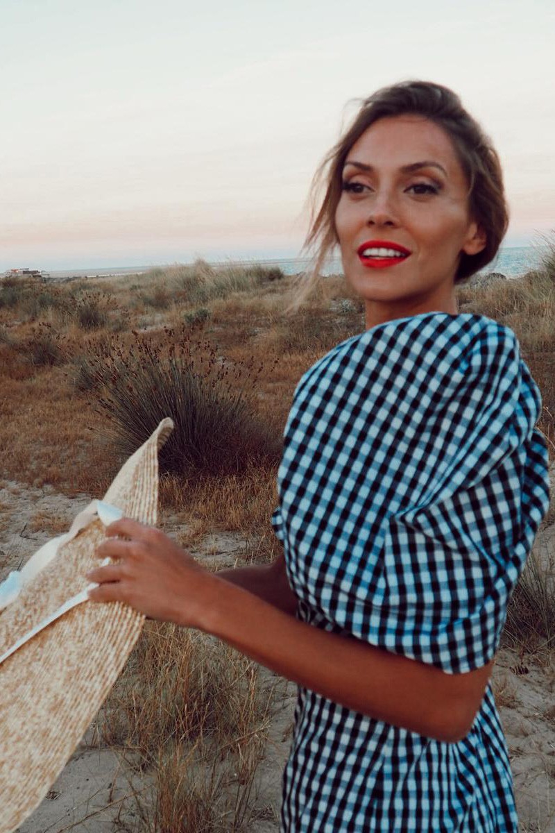 comprar mono de fiesta en cuadro vichy blanco y negro con manga volumen y escote corazon para salir en primavera/verano, invitada a boda informal, bautizo, comunion