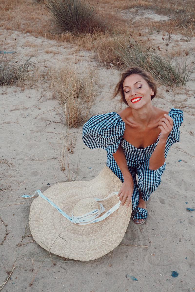 Mono de cuadro vichy blanco y negro con manga volumen y escote corazon para salir en primavera/verano, fiesta, invitada a boda informal, bautizo, comunion