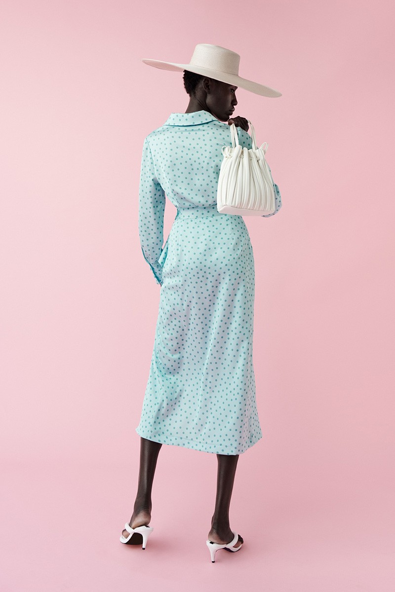 conjunto de blusa con cuello esmoquin y falda de volantes de lunares aguamarina para invitadas boda comunion bautizo o fiesta de verano