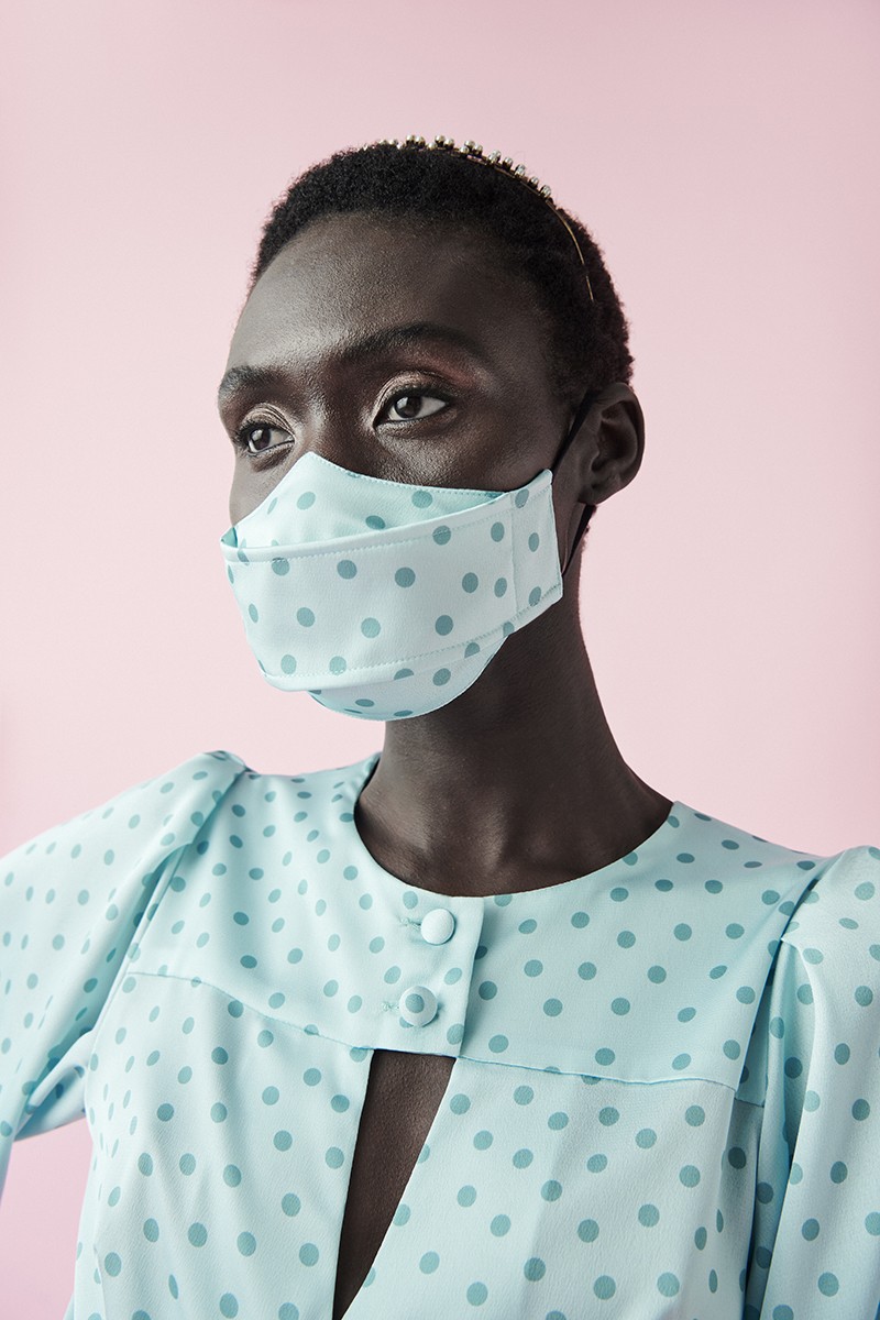 mascarilla de lunares homologada contra el covid para invitadas boda fiesta 