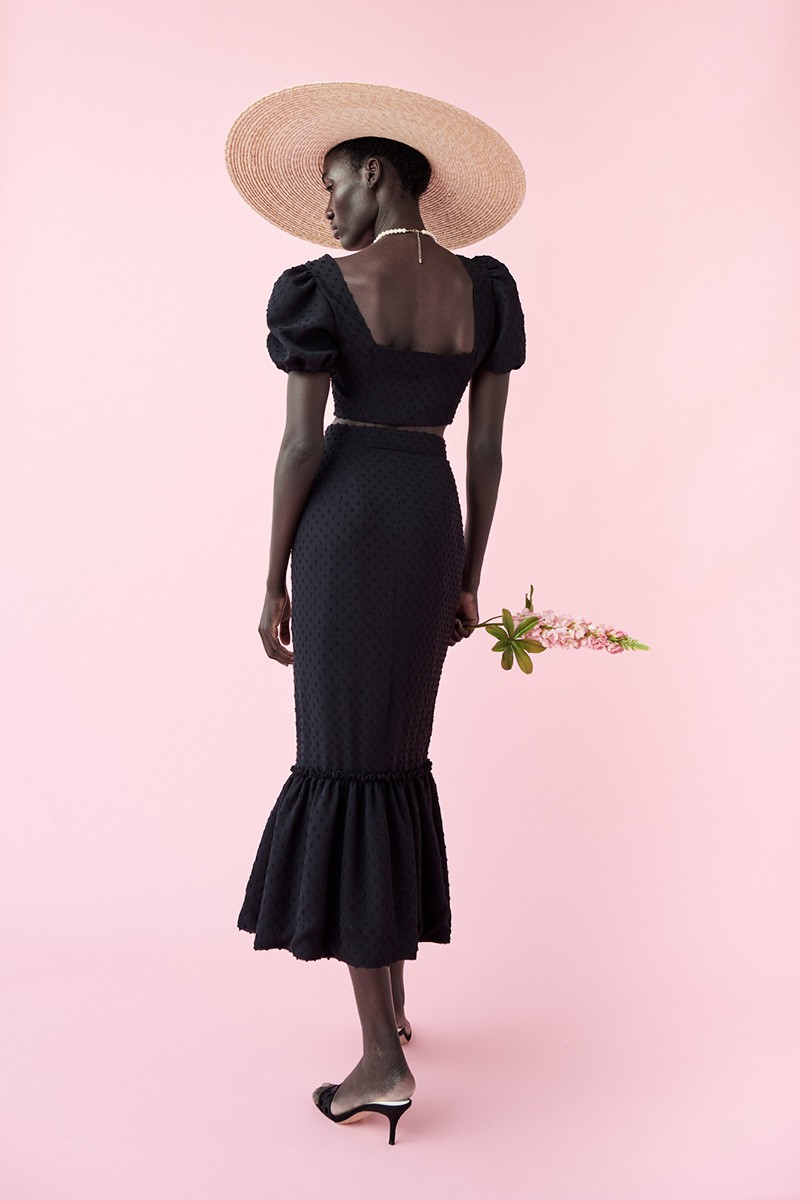 comprar online Conjunto de fiesta de top corto manga farol y falda con volante plumetti negro para el verano, evento, comunion