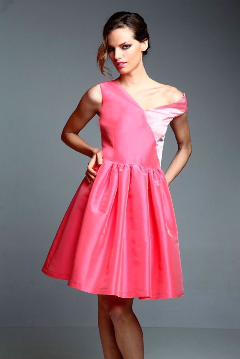 vestido de vuelo corto rosa con tirantes asimetricos para fiesta boda graduacion coctel online