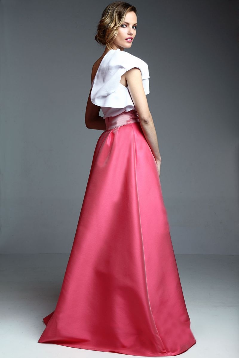 Conjunto falda larga volumen saten rosa y top con