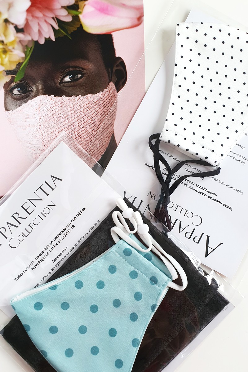 Comprar online mascarillas homologadas covid 19 lavables para adulto confeccionadas en saten de lunares aguamarina y blanco y negro