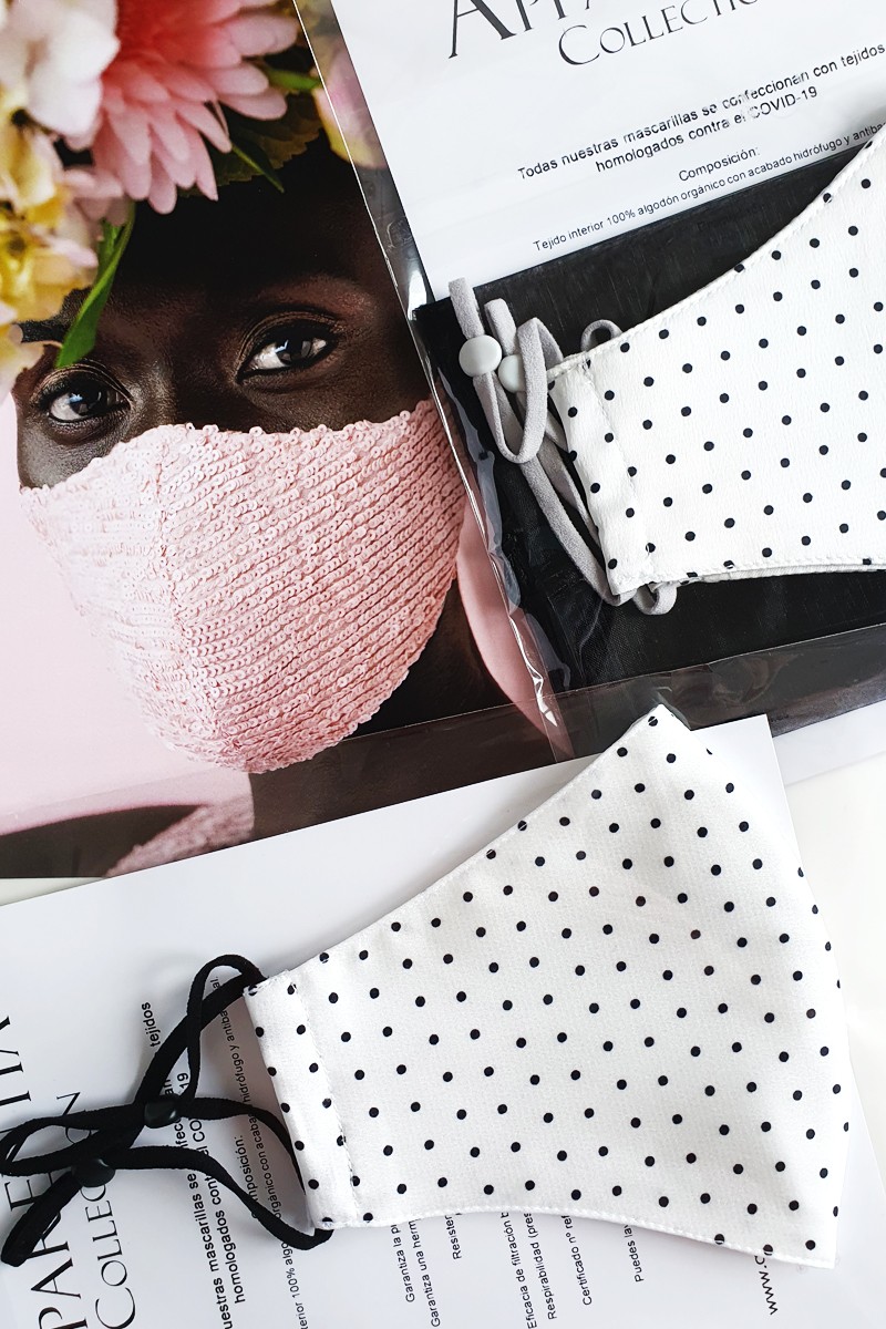 comprar online Pack 2 mascarillas de mujer de lunares  blanco y negro  homologadas covid 19 lavables y reutilizables