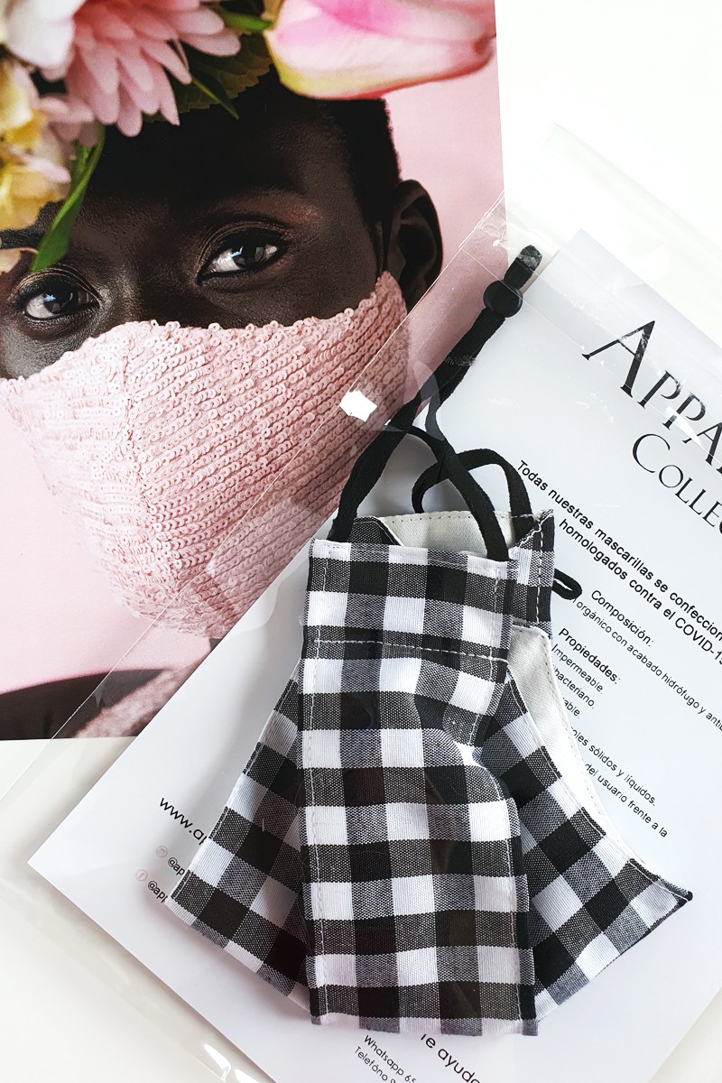 mascarilla cuadro vichy blanco y negra homologada covid 19 reutilizable y lavable para mujer de apparentia