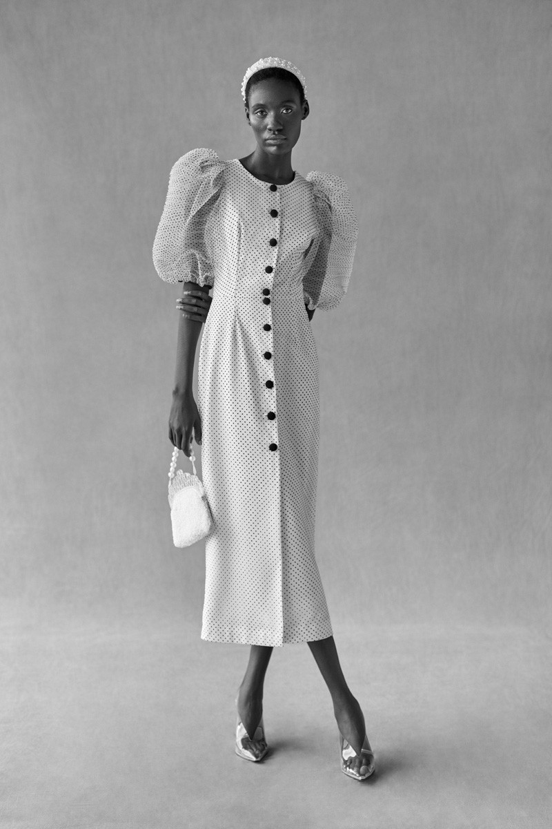 vestido midi de plumetti blanco con punto negro con manga farol