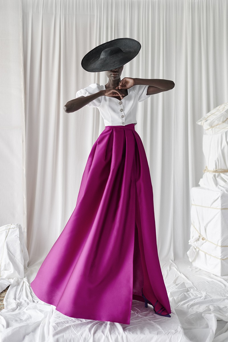 falda larga con abertura en color buganvilla para invitadas boda toño invierno
