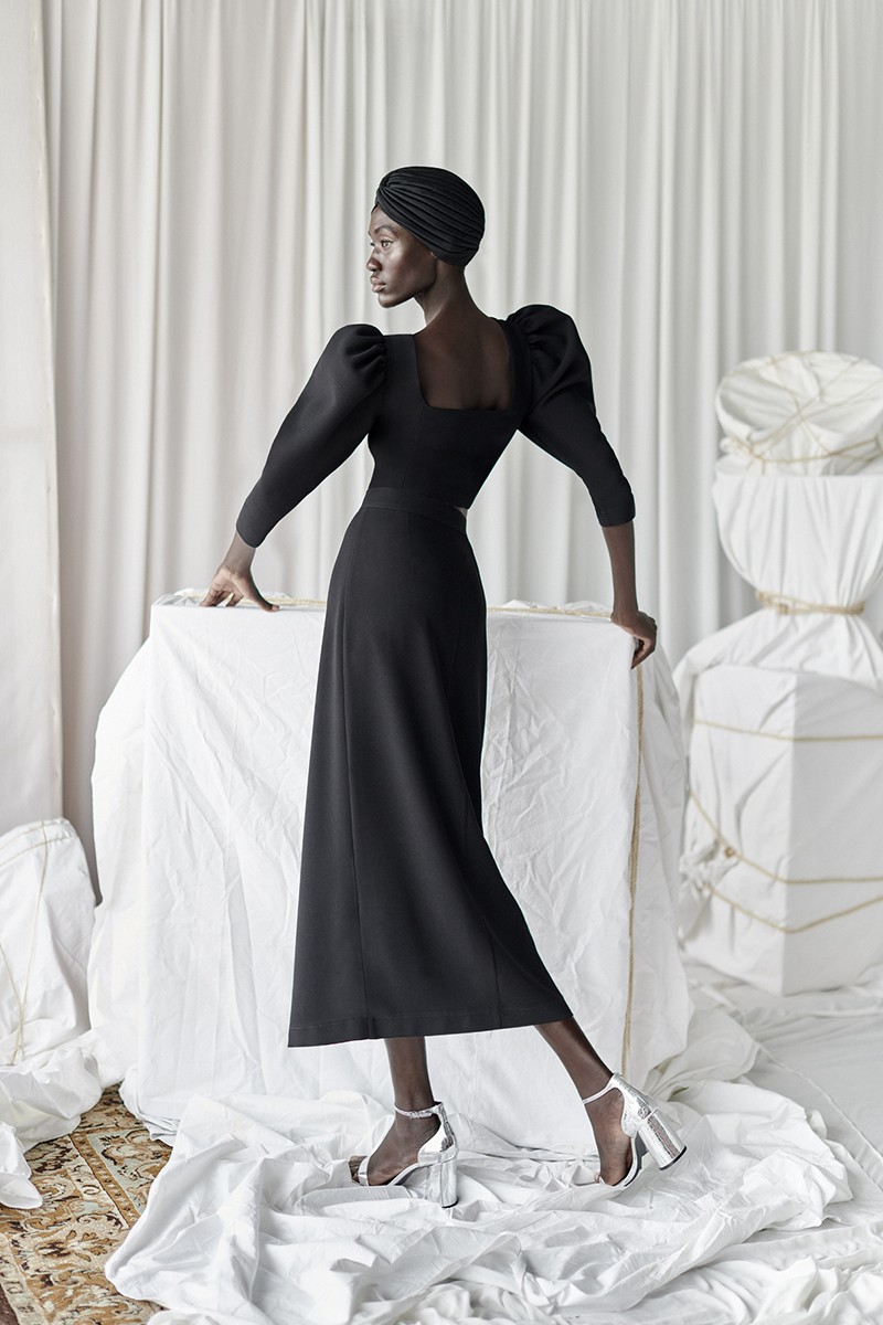 Conjunto de fiesta de falda y top corto negro para invitadas boda invierno