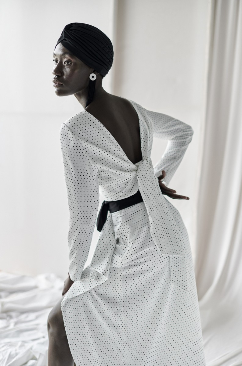 conjunto de fiesta de blusa con lazada y falda de volantes con lunares para invitadas boda otoño