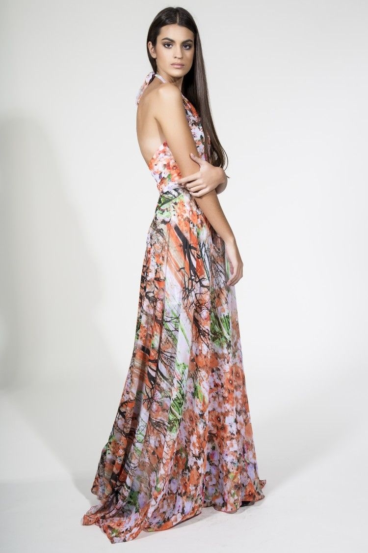 Vestido largo estampado de flores cuello halter y escote espalda daluna invitadas boda