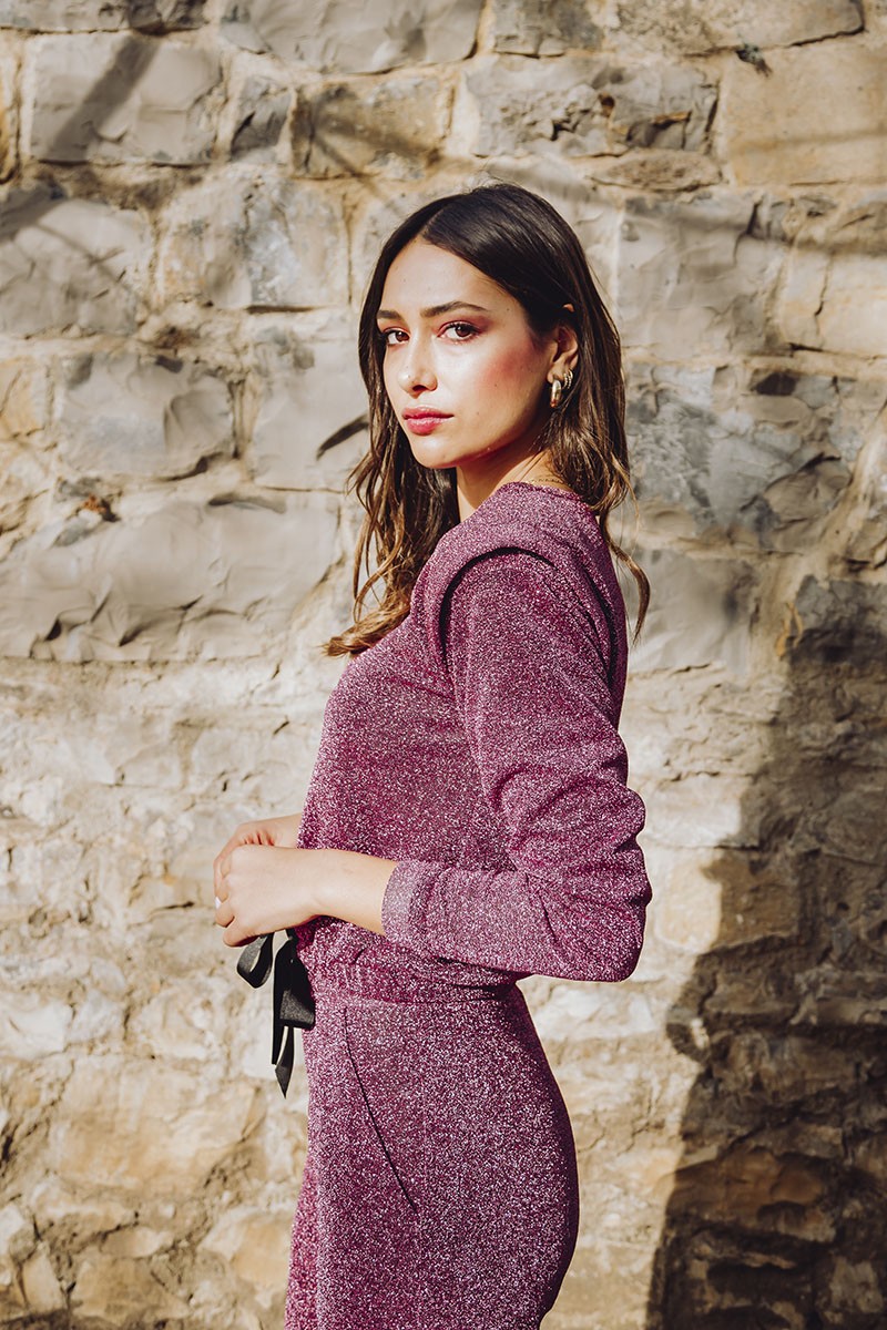 conjunto-de-punto-frambuesa-brillo-chandal-jersey-com-hombro-marcado-y-pantalon-apparentia-casual