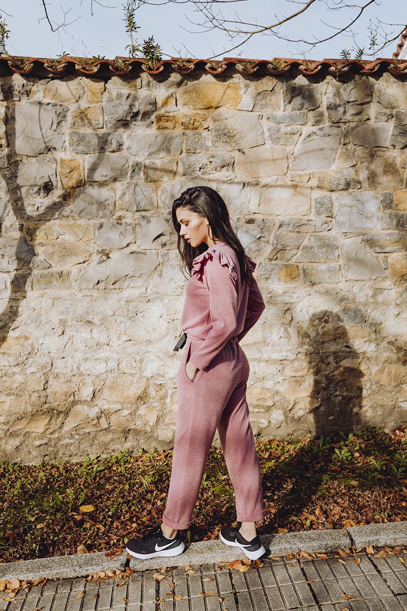 Conjunto de punto de pantalón y jersey en color rosa claro