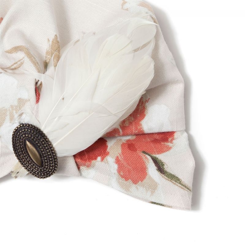 Turbante de flores y apliaccion dorada y pluma para invitadas boda, bautizo, comunion, coctel online