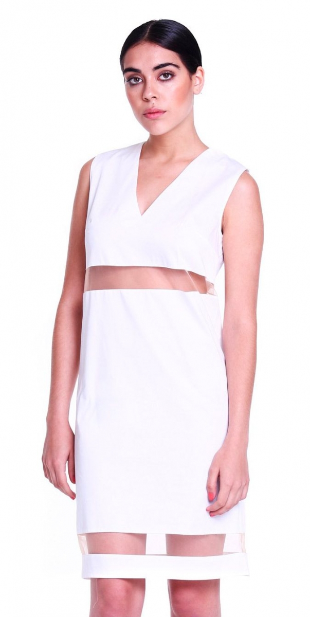 vestido blanco corto con transparencias y escote en v