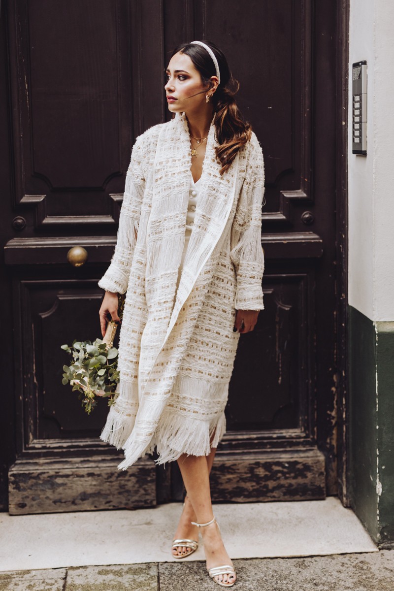 comprar abrigo de chanel en blanco roto y dorado con flecos para novia civil, boda intima, madre de bautizo, comunion, shop online