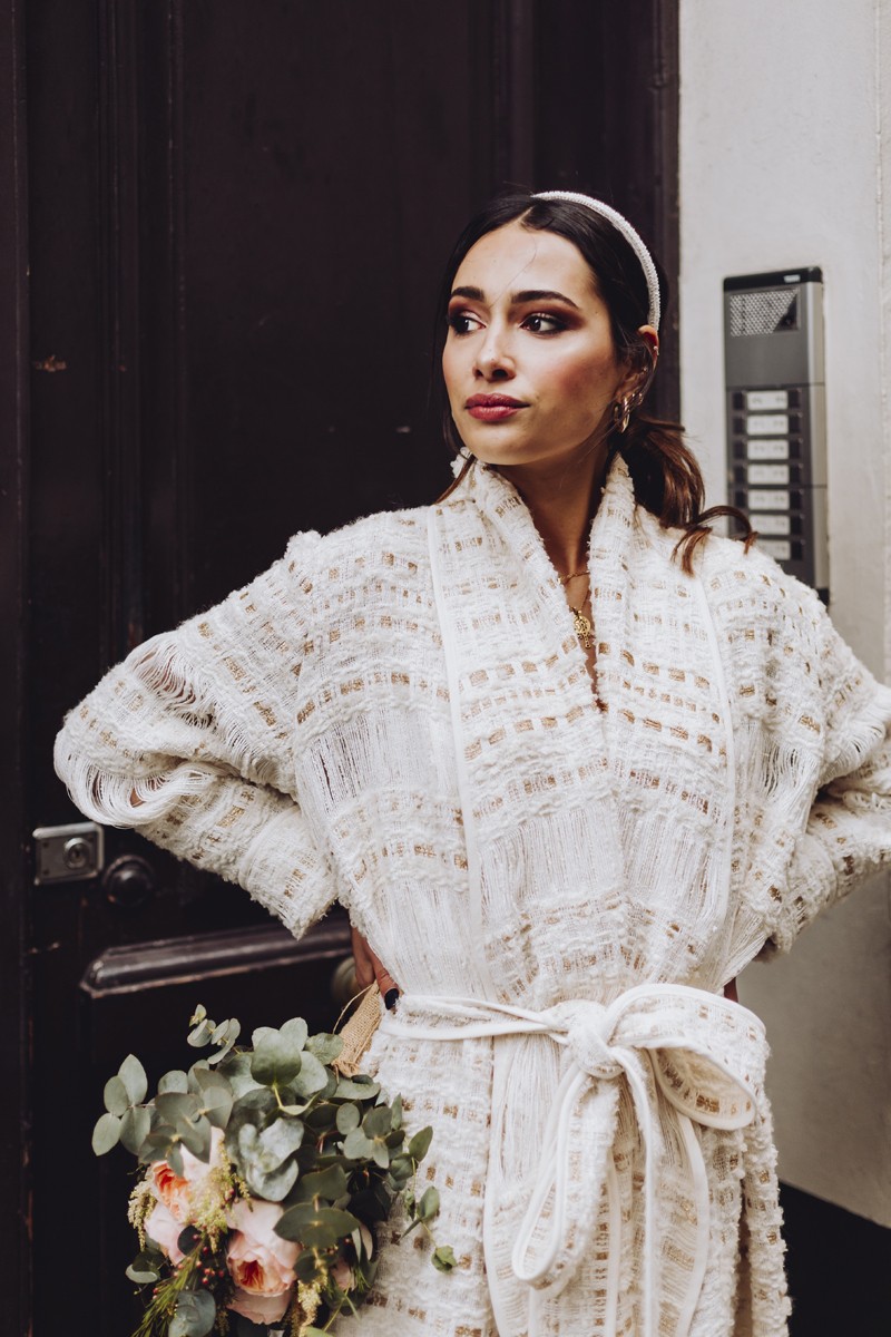 abrigo chanel en blanco roto y dorado con flecos para novia civil, boda intima, madre de bautizo, comunion, shop online