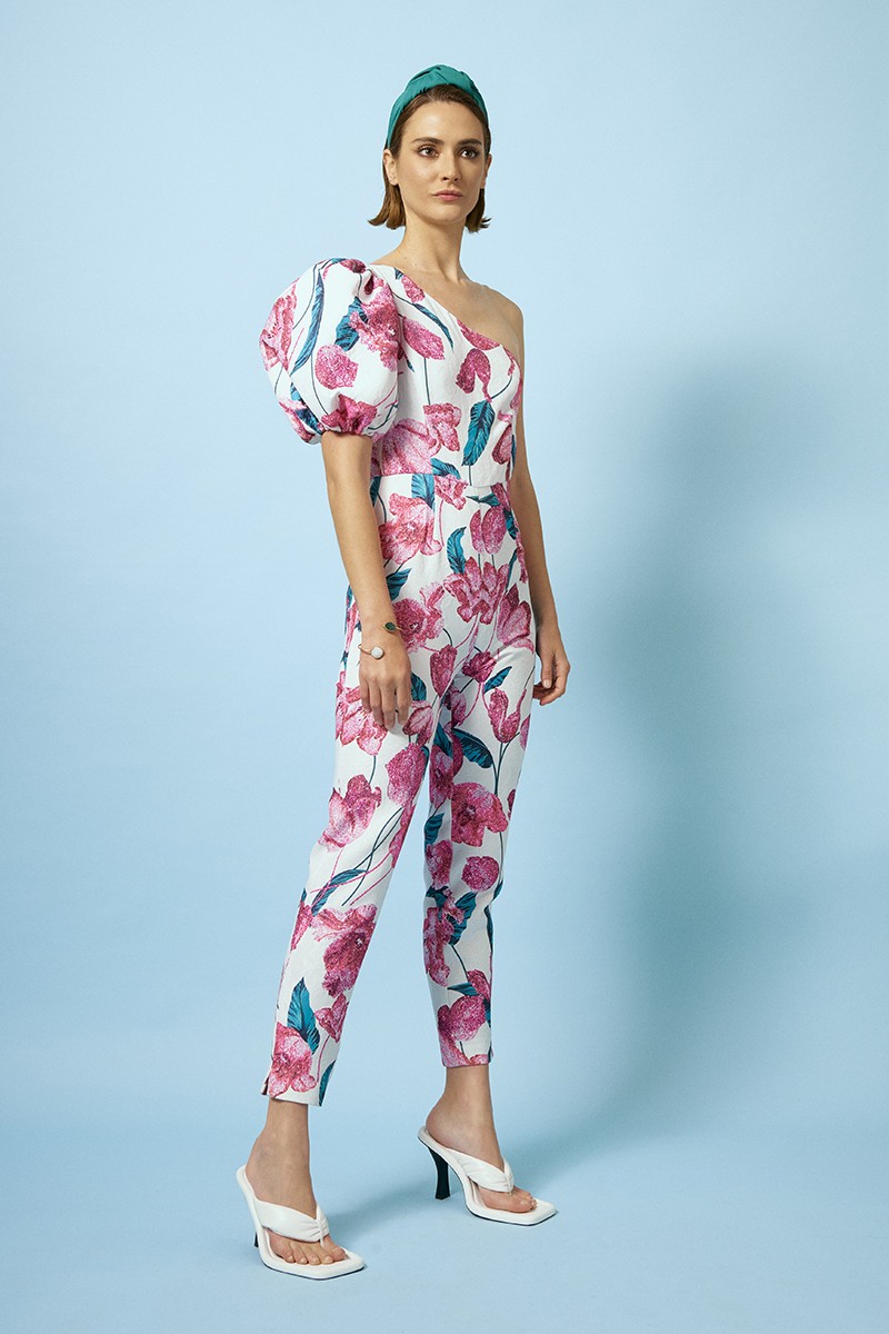 comprar online mono de fiesta asimetrico en jaquard estampado de flores blanco y rosa con manga abullonada para invitada a boda, comunion, bautizo, fiesta comprar online