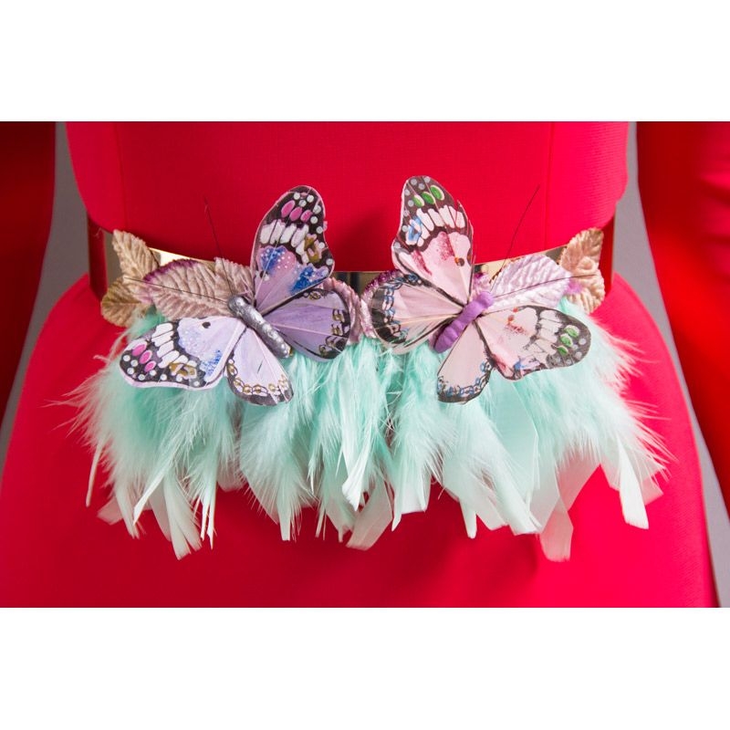 Cinturon con base dorada y adornos de mariposas y plumas de marabu para boda fiesta eventos de apparentia