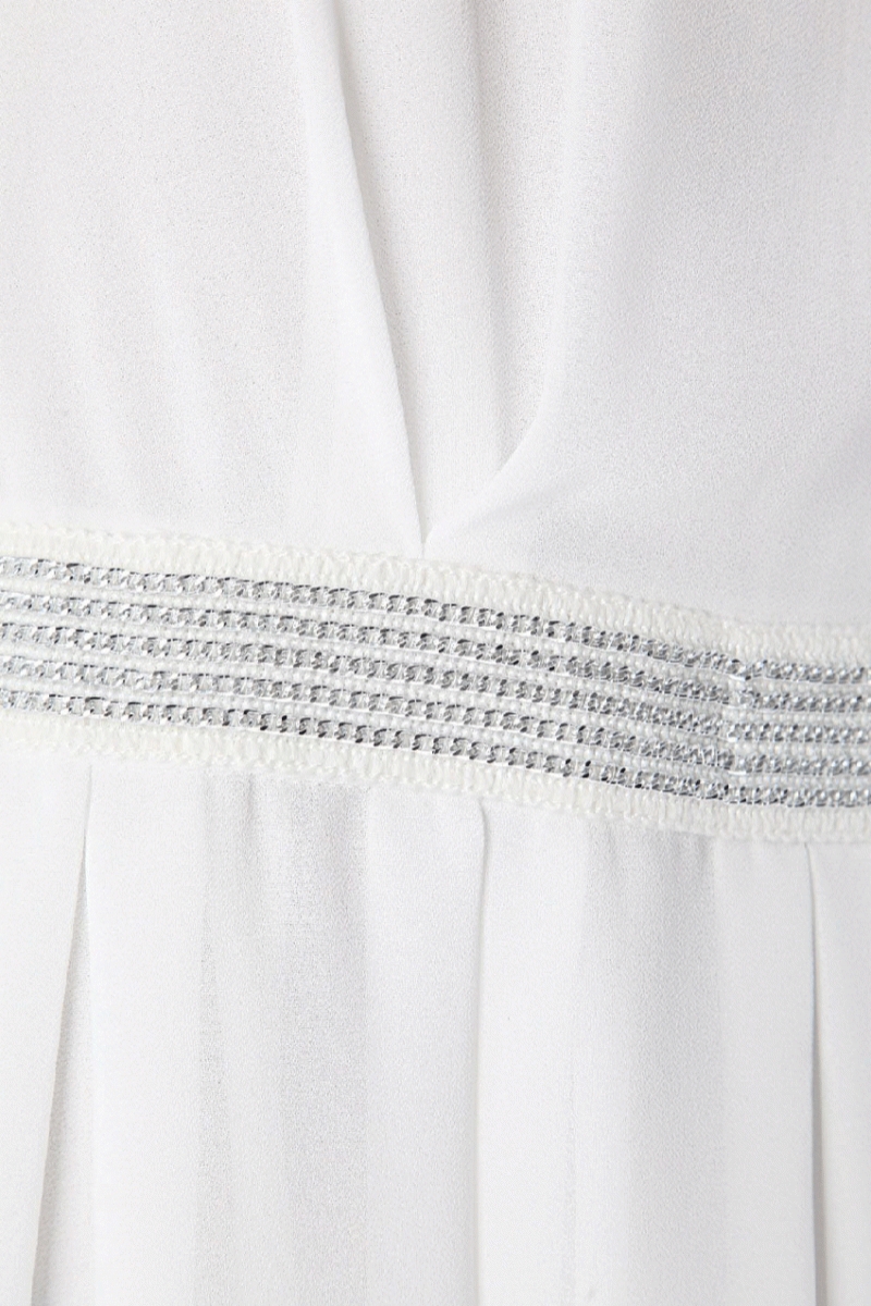 comprar online vestido blanco corto tipo skater sin mangas con adorno en la cintura de q2