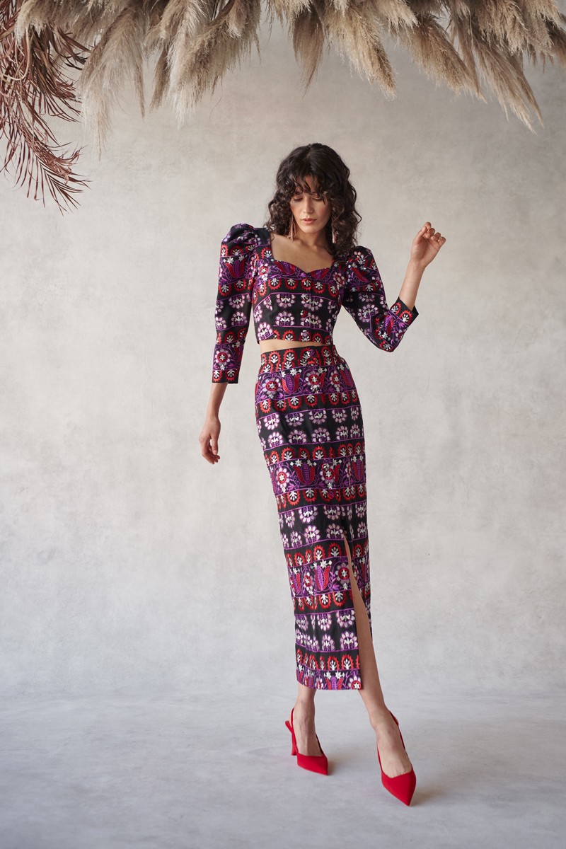 Conjunto de falda y top corto bordado etnico con manga abullonadas y escote corazon invitadas boda fiesta comunion