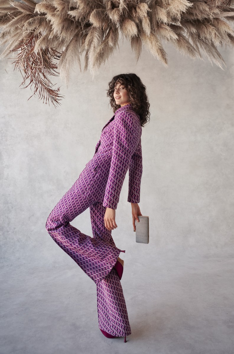 Traje de pantalón con estampado geométrico para invitadas boda otoño comprar online