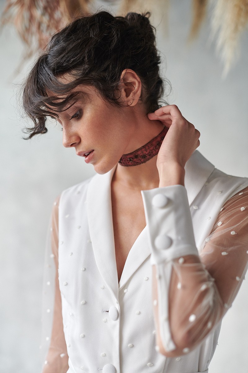 vestido para novia tipo camisero de tul bordado y crep comprar online novias 2022