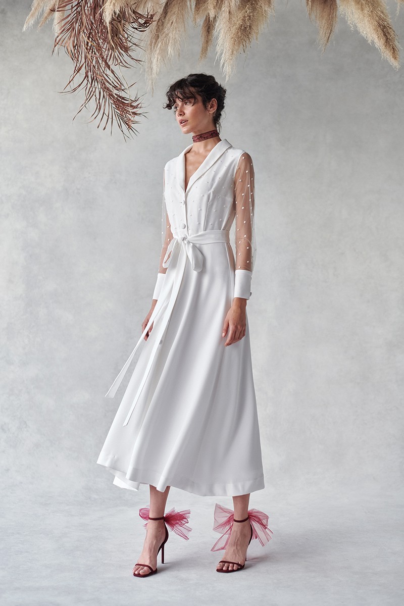 comprar online vestido camisero  en tul con plumetti bordado y crep blanco para novia civil