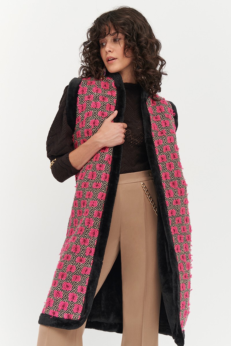 Chaleco de lana en tonos tierra con dibujos de espigas rosas y negros  comprar online