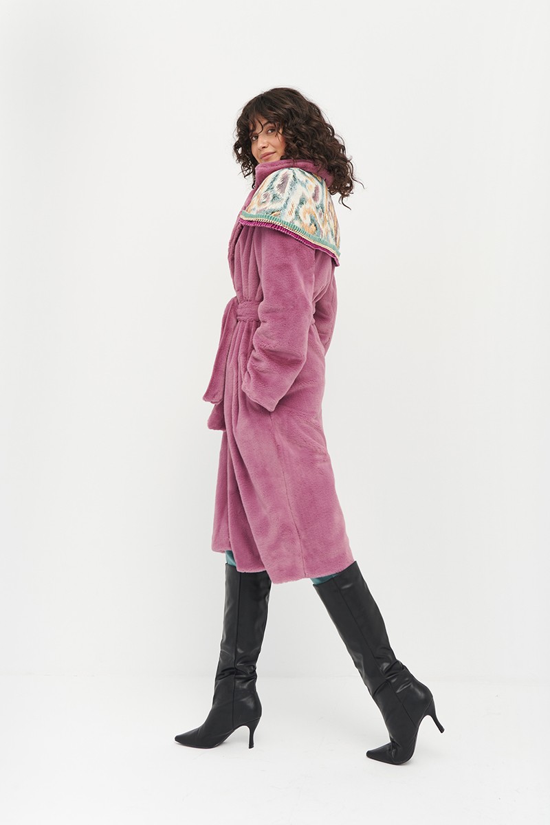 abrigo de pelo sintetico lila con capa desmontable comprar online