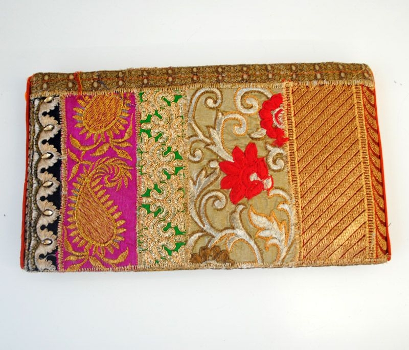 comprar bolso de mano dorado de fiesta de estilo boho etnico con pedreria bordados y monedas en apparentia