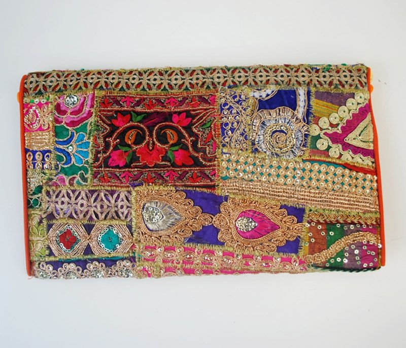 comprar cartera de mano dorada para boda de estilo etnico boho chic en apparentia