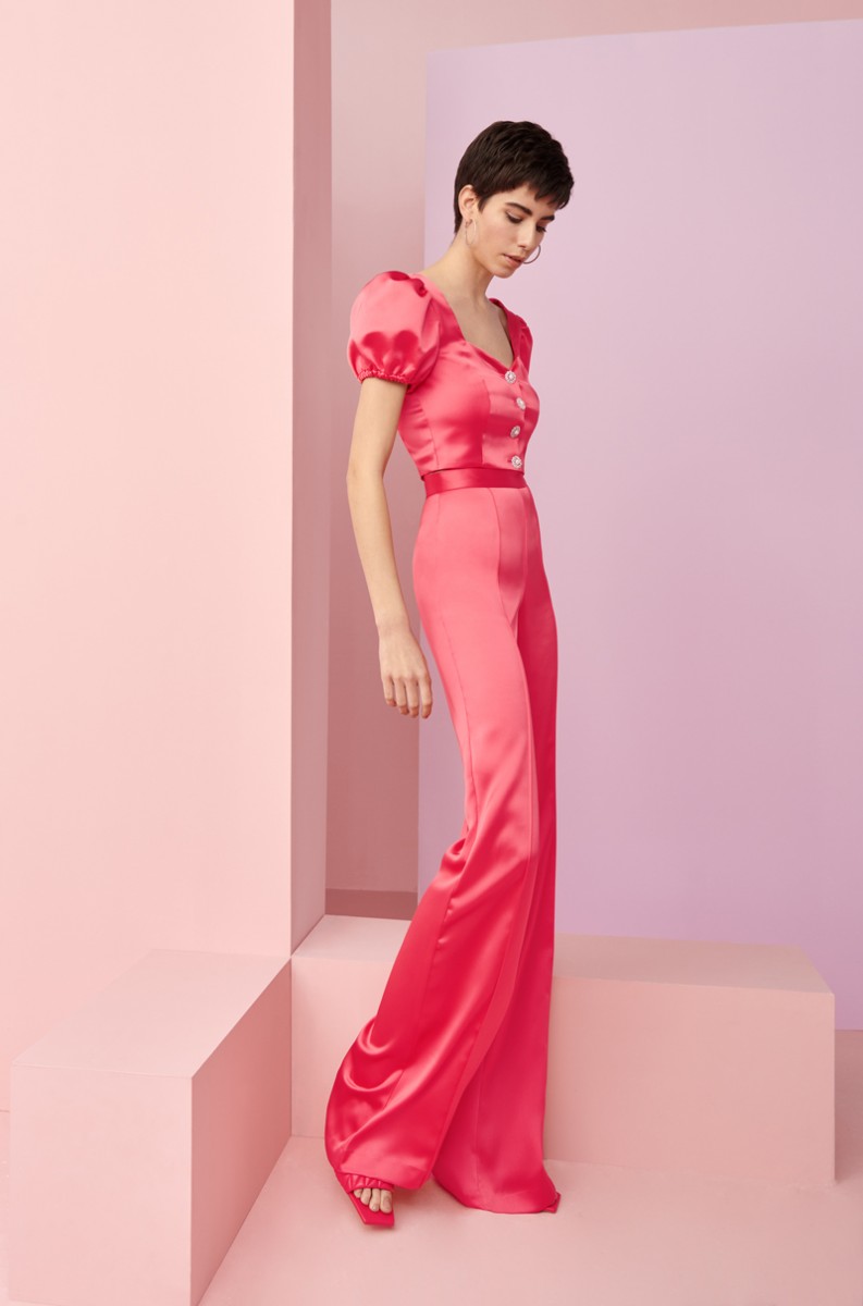 comprar online pantalon y top corto con botones joya en saten rojo fresa para invitadas a boda, bautizo, comunion, fiesta, graduacion