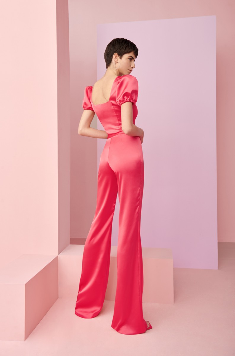 comprar conjunto de pantalon y top con botones joya en saten rojo fresa para invitadas a boda, bautizo, comunion, fiesta, graduacion