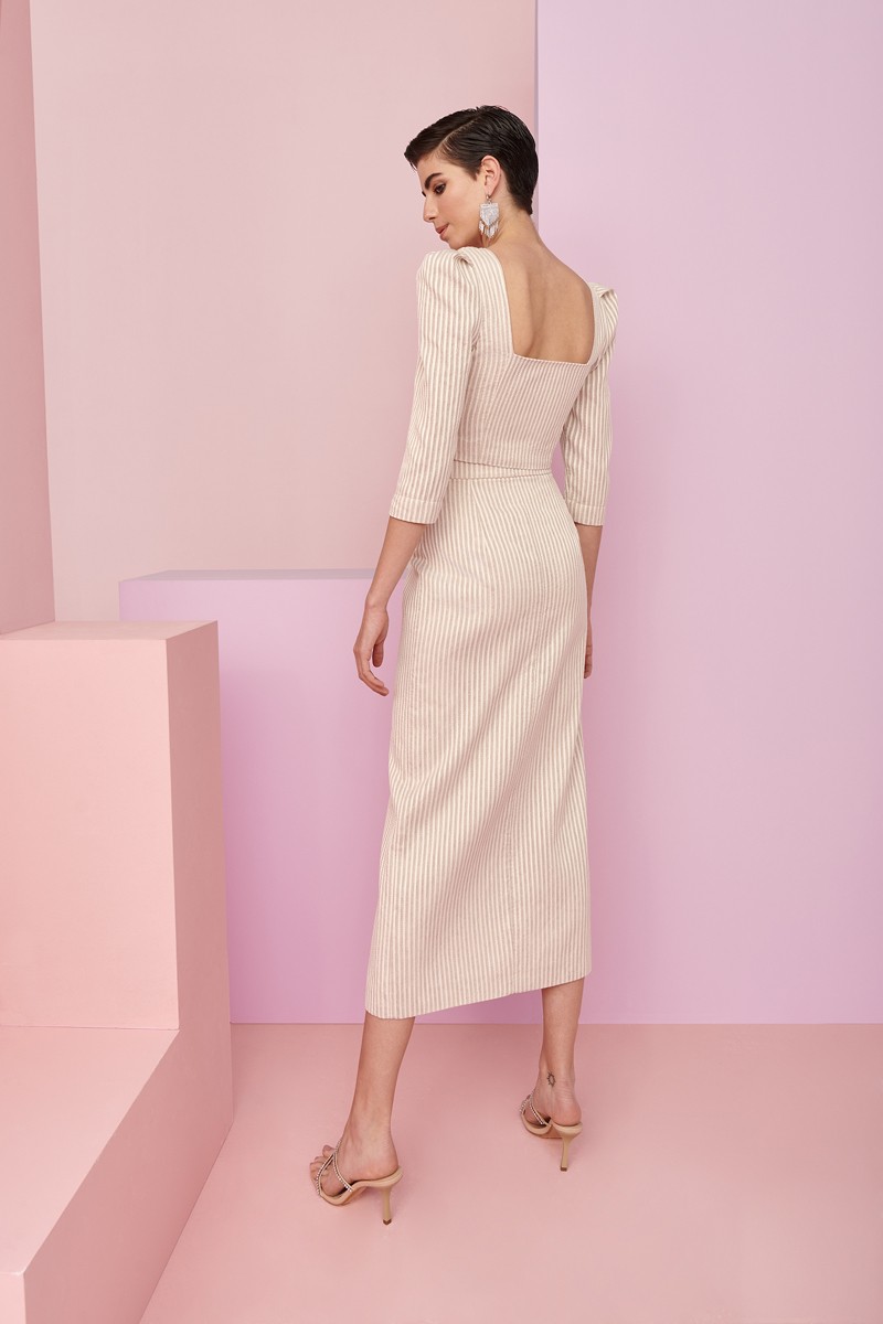 comprar conjunto de falda y top corto con botones en tejido de lino y rafia beige y blanco roto para invitadas a boda de dia, bautizo, comunion, fiesta