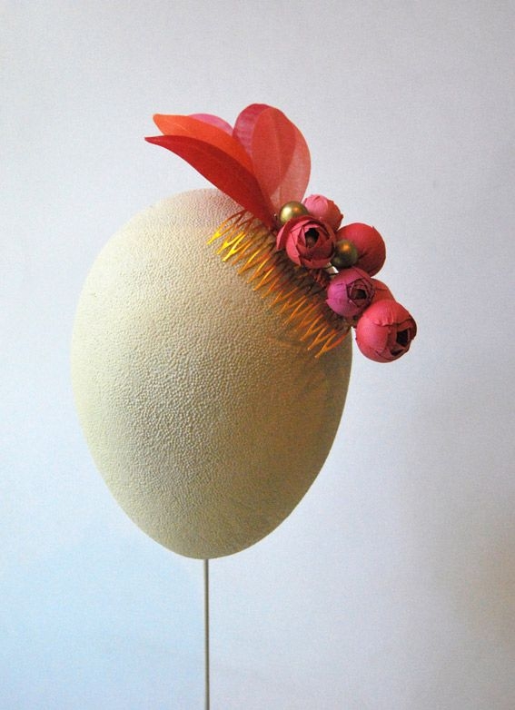 comprar peineta con flores y hojas rosa y coral para bodas y eventos de taneke en apparentia