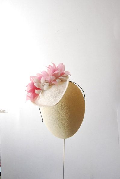 tocados para boda evento bautizo con flores y diadema de taneke en apparentia